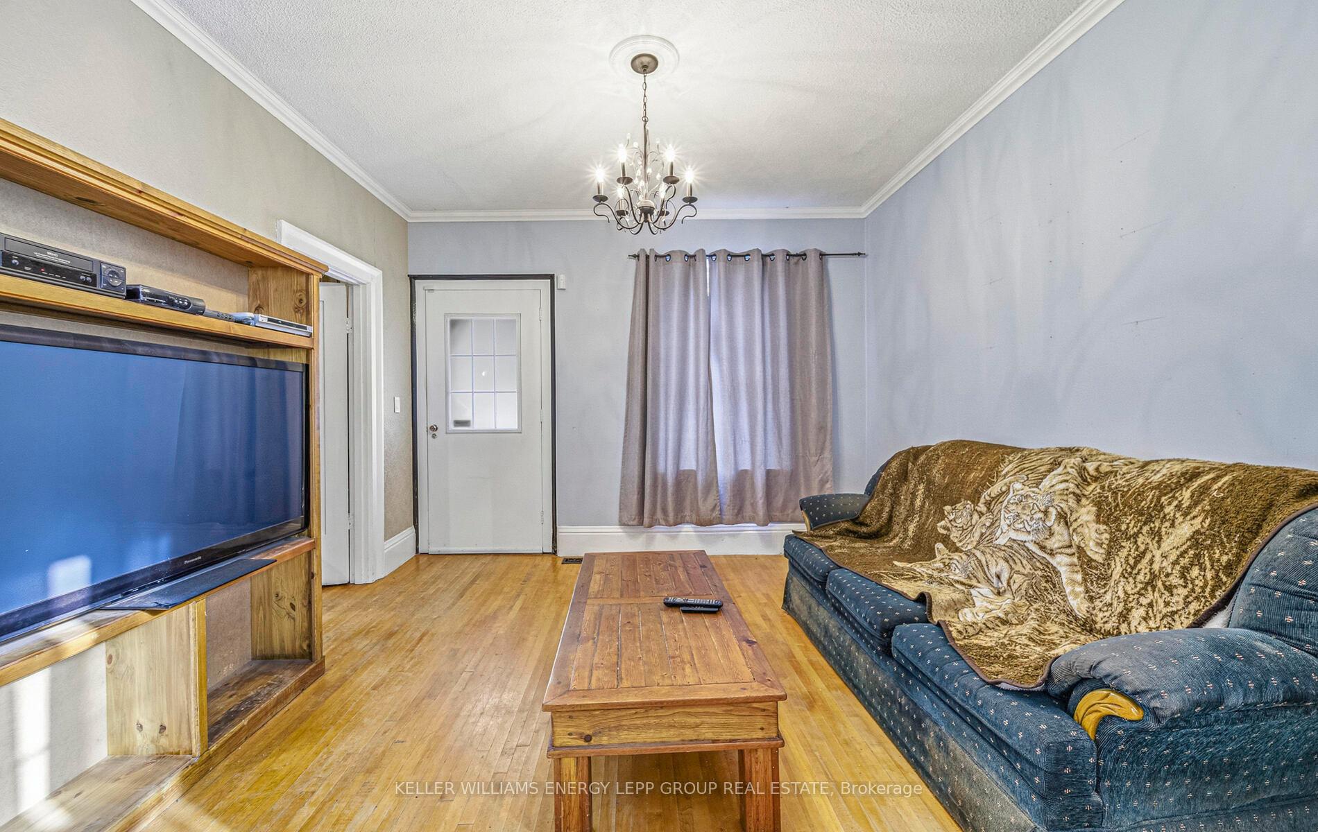 Photo 19 of 61 Wellington Street, Clarington, Bowmanville — HOMEH