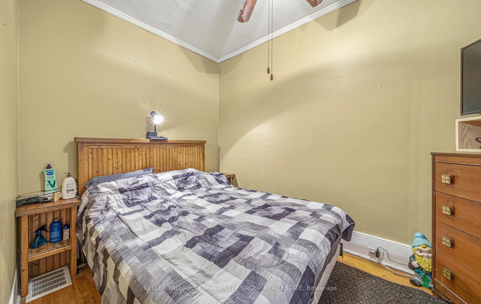 Photo 12 of 61 Wellington Street, Clarington, Bowmanville — HOMEH