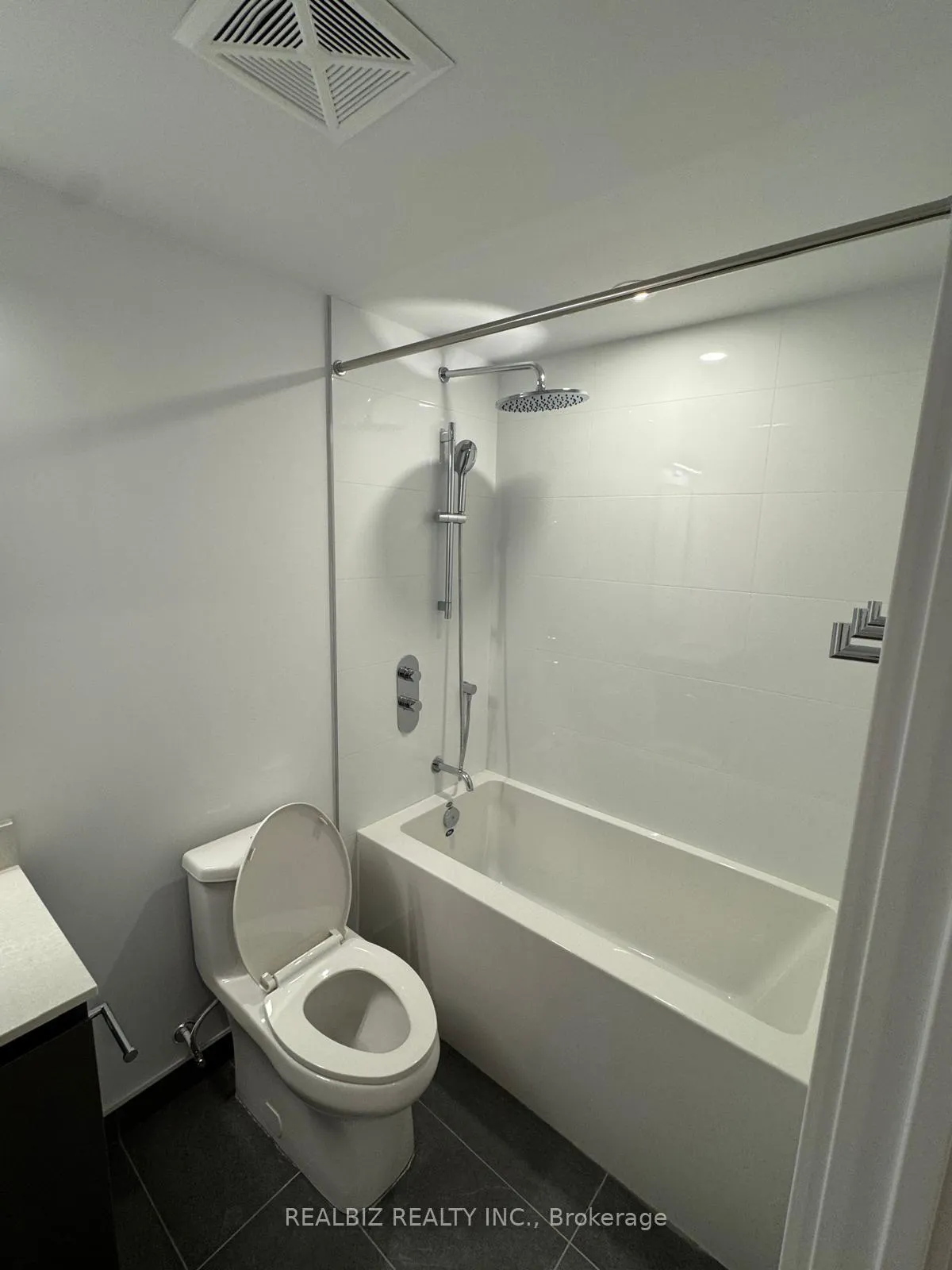 Photo 9 of Unit 310, 1720 Bayview Avenue, Toronto, Mount Pleasant East — HOMEH