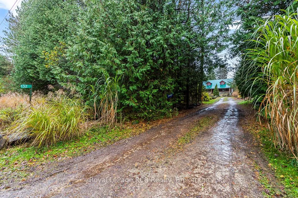 Photo 4 of 132 Crawford Road, Chatsworth — HOMEH