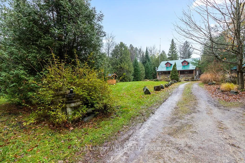 Photo 6 of 132 Crawford Road, Chatsworth — HOMEH