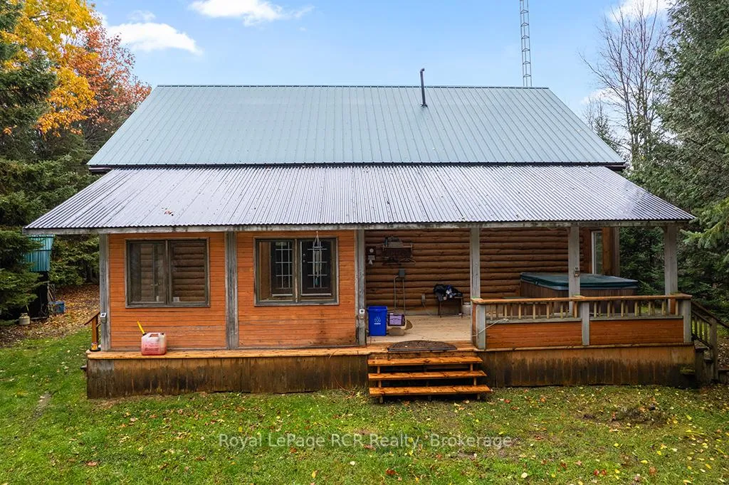 Photo 9 of 132 Crawford Road, Chatsworth — HOMEH