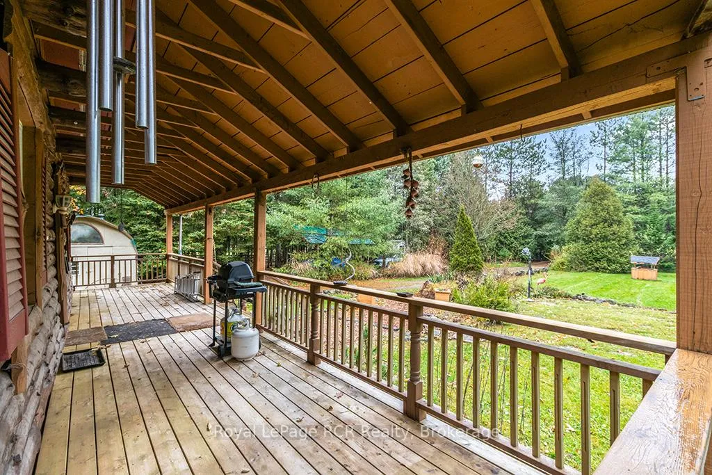 Photo 11 of 132 Crawford Road, Chatsworth — HOMEH