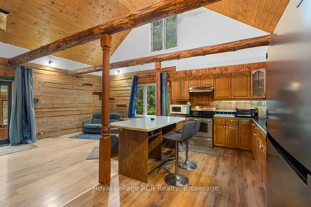 Photo 13 of 132 Crawford Road, Chatsworth — HOMEH