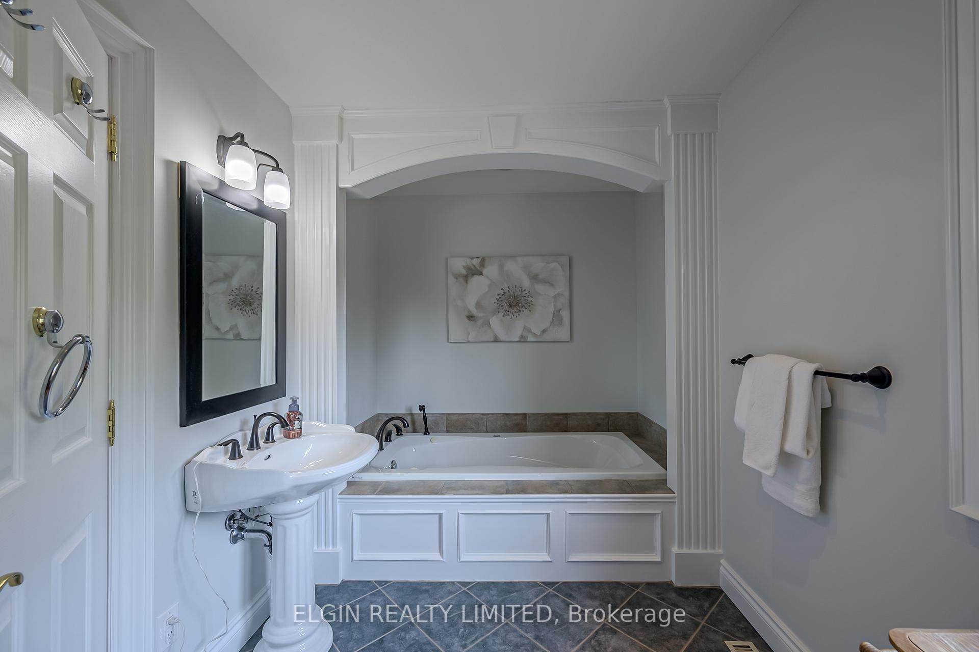 Photo 44 of 42672 Meadow Wood Lane, Central Elgin, Rural Central Elgin — HOMEH
