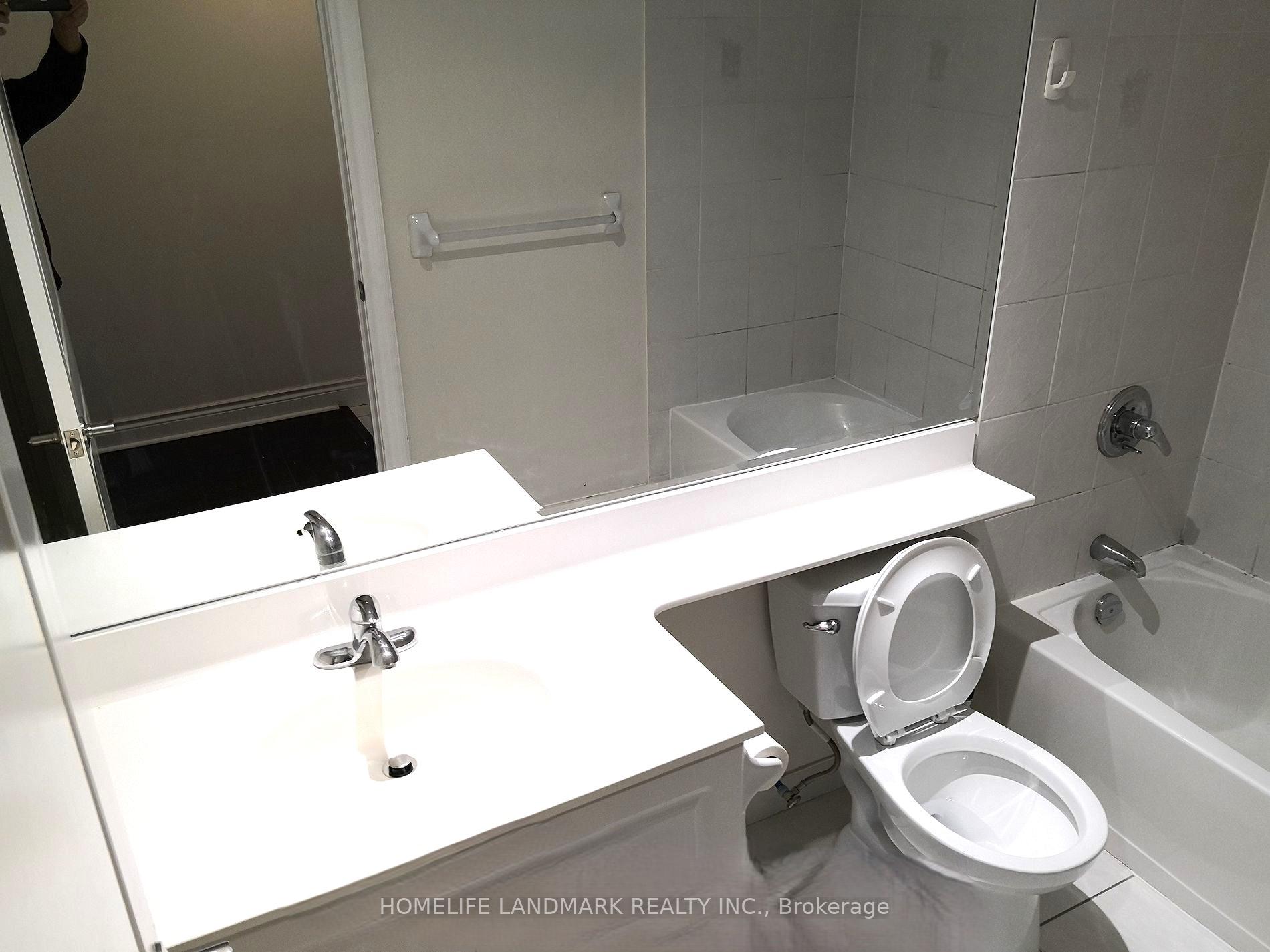 Photo 4 of Unit 801, 88 Times Avenue, Markham, Commerce Valley — HOMEH