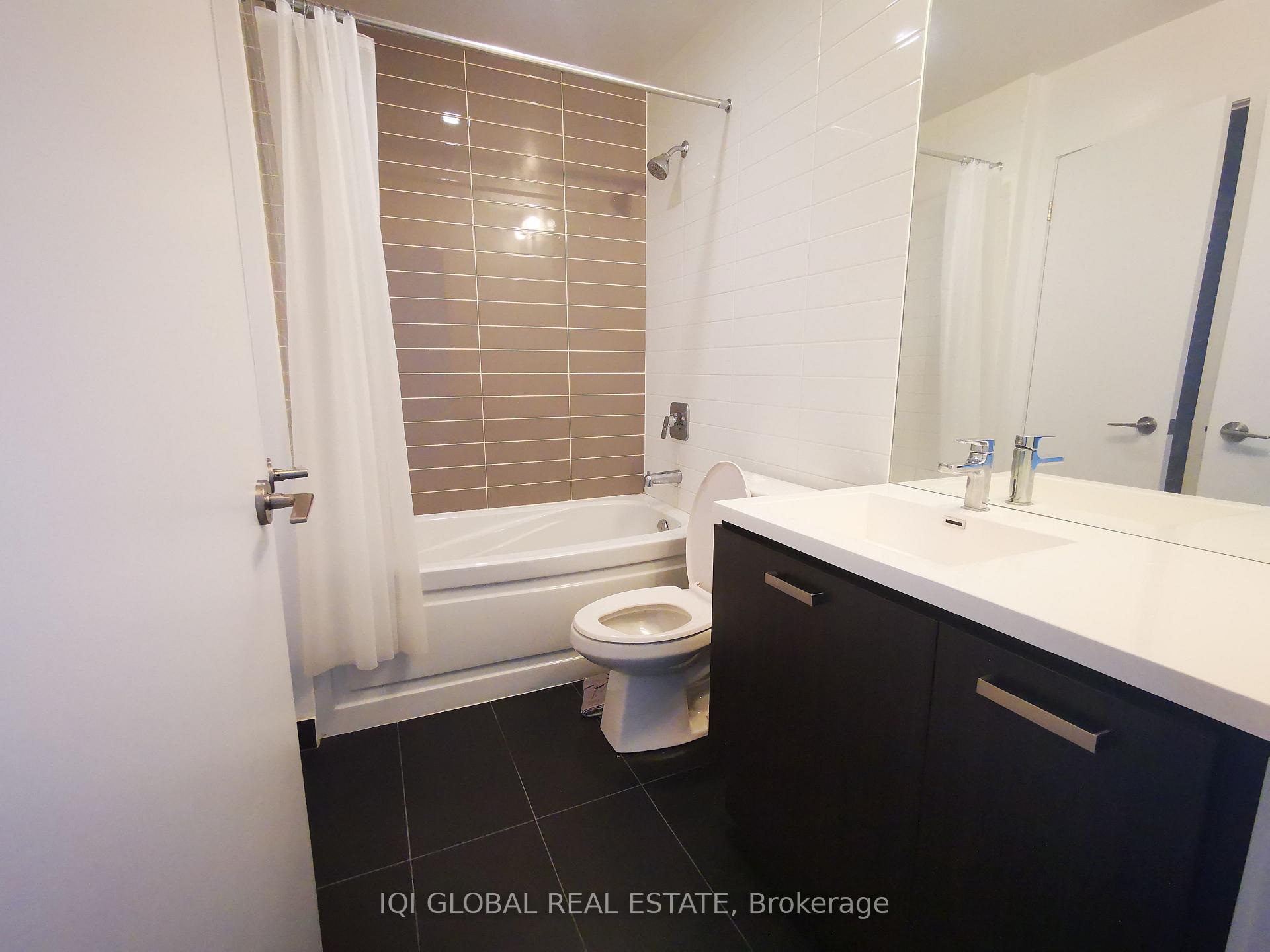 Photo 4 of Unit 2712, 125 Redpath Avenue, Toronto, Mount Pleasant West — HOMEH