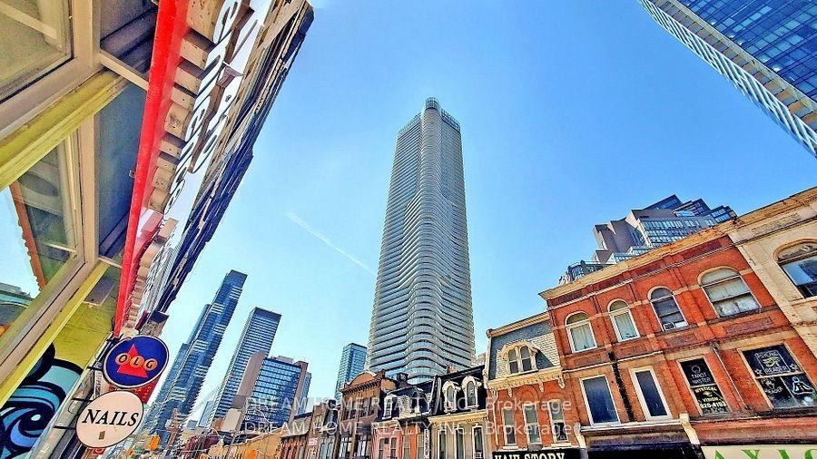 Front of Unit 1304, 11 Wellesley Street