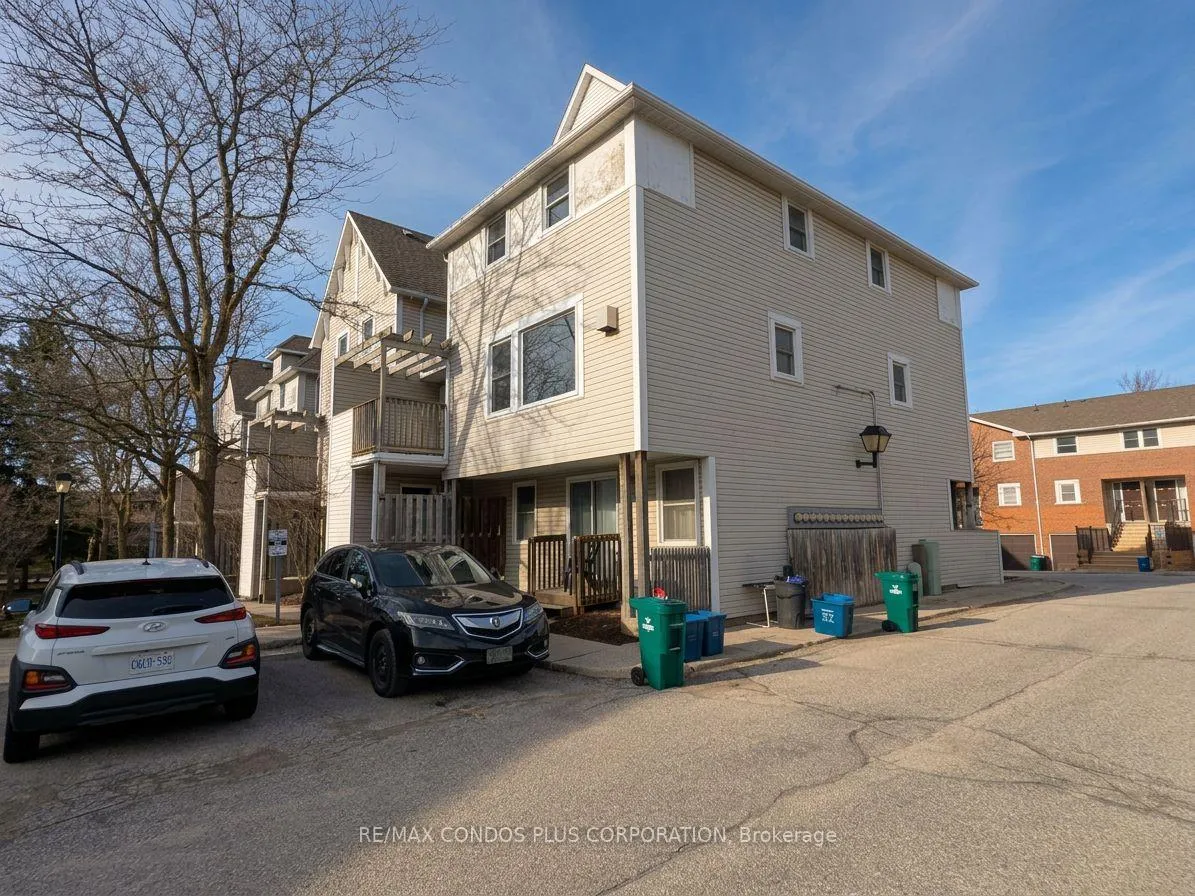 Front of Unit 51, 461 Beechwood Place