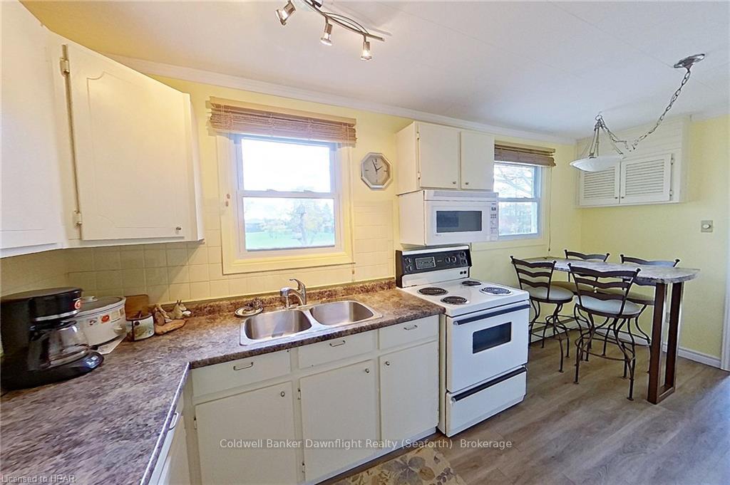 Photo 9 of 71207 Finnigan Road, Bluewater, Hay — HOMEH