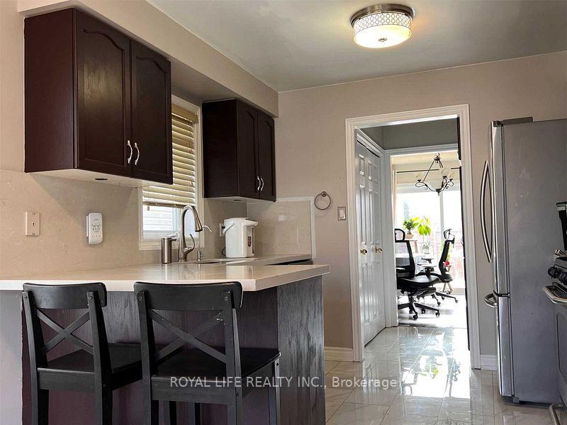 Photo 4 of 61 Steckley Street, Aurora, Bayview Wellington — HOMEH