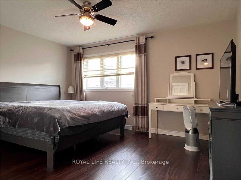 Photo 13 of 61 Steckley Street, Aurora, Bayview Wellington — HOMEH