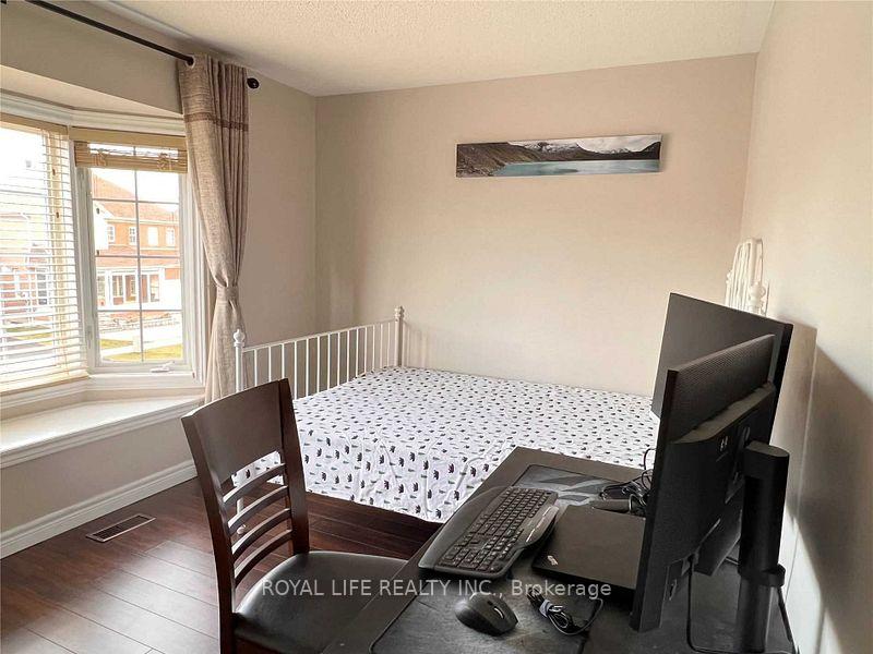 Photo 15 of 61 Steckley Street, Aurora, Bayview Wellington — HOMEH