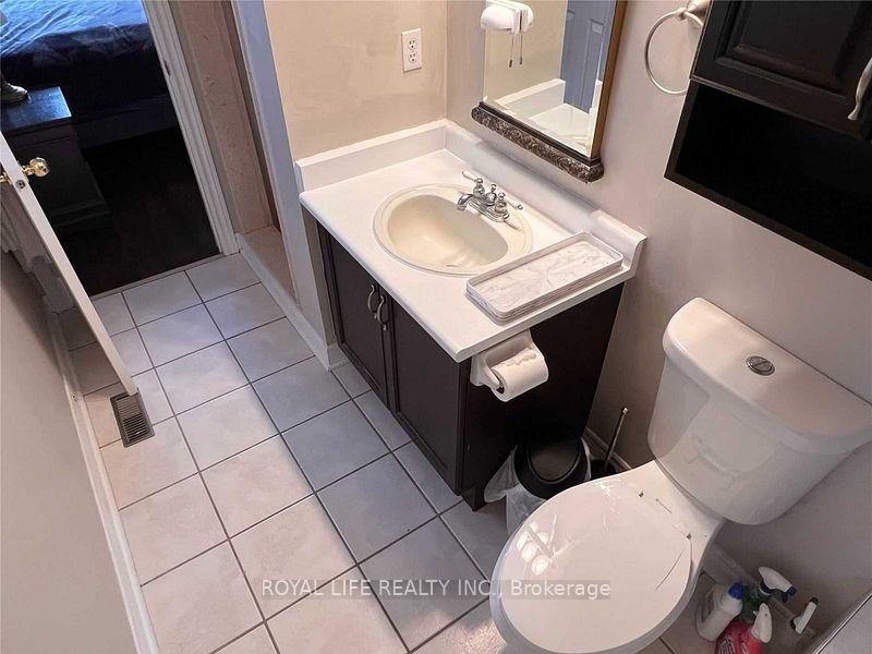 Photo 19 of 61 Steckley Street, Aurora, Bayview Wellington — HOMEH