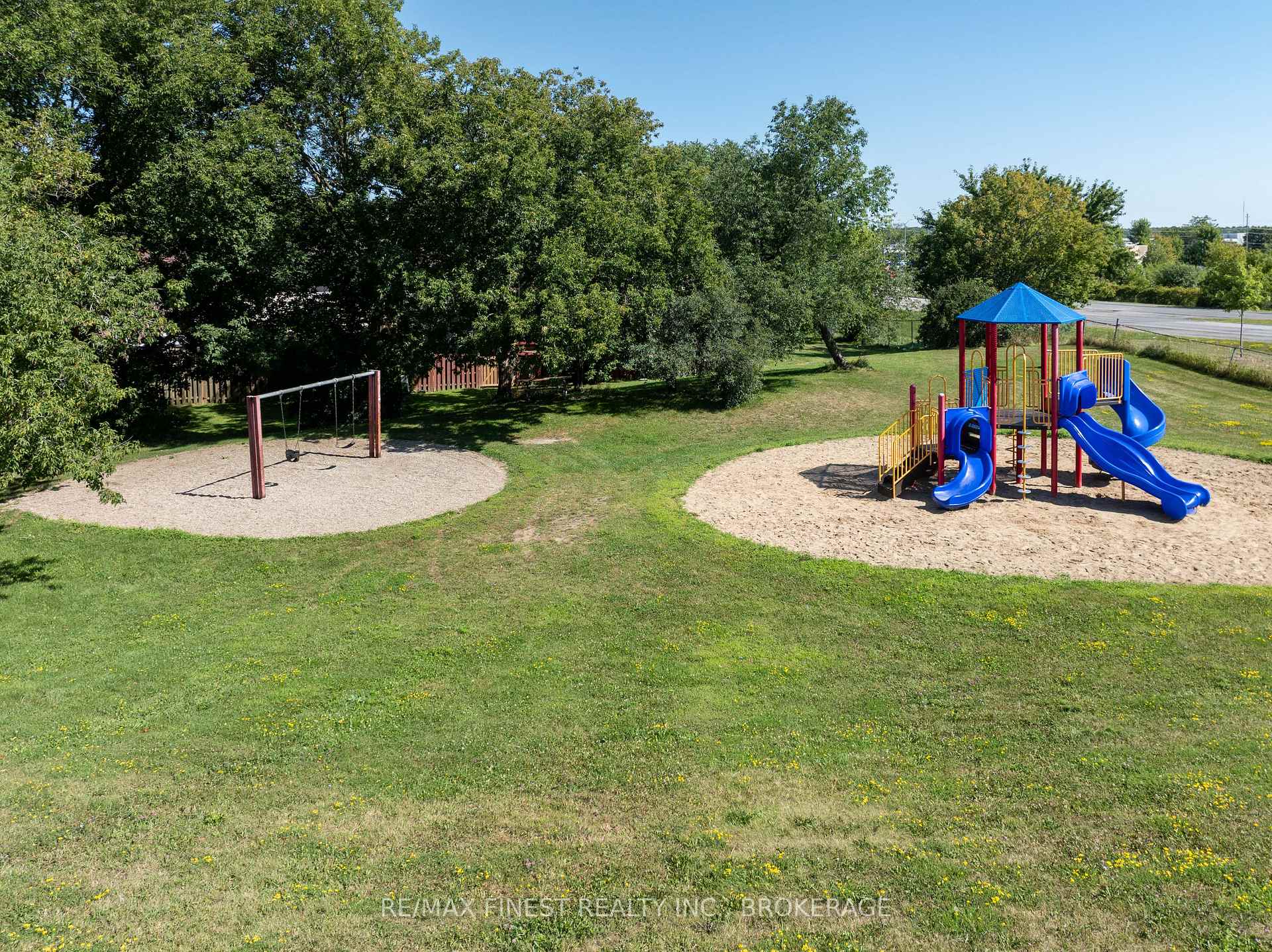 Photo 4 of 22 Coventry Crescent, Kingston, West of Sir John A. Blvd — HOMEH