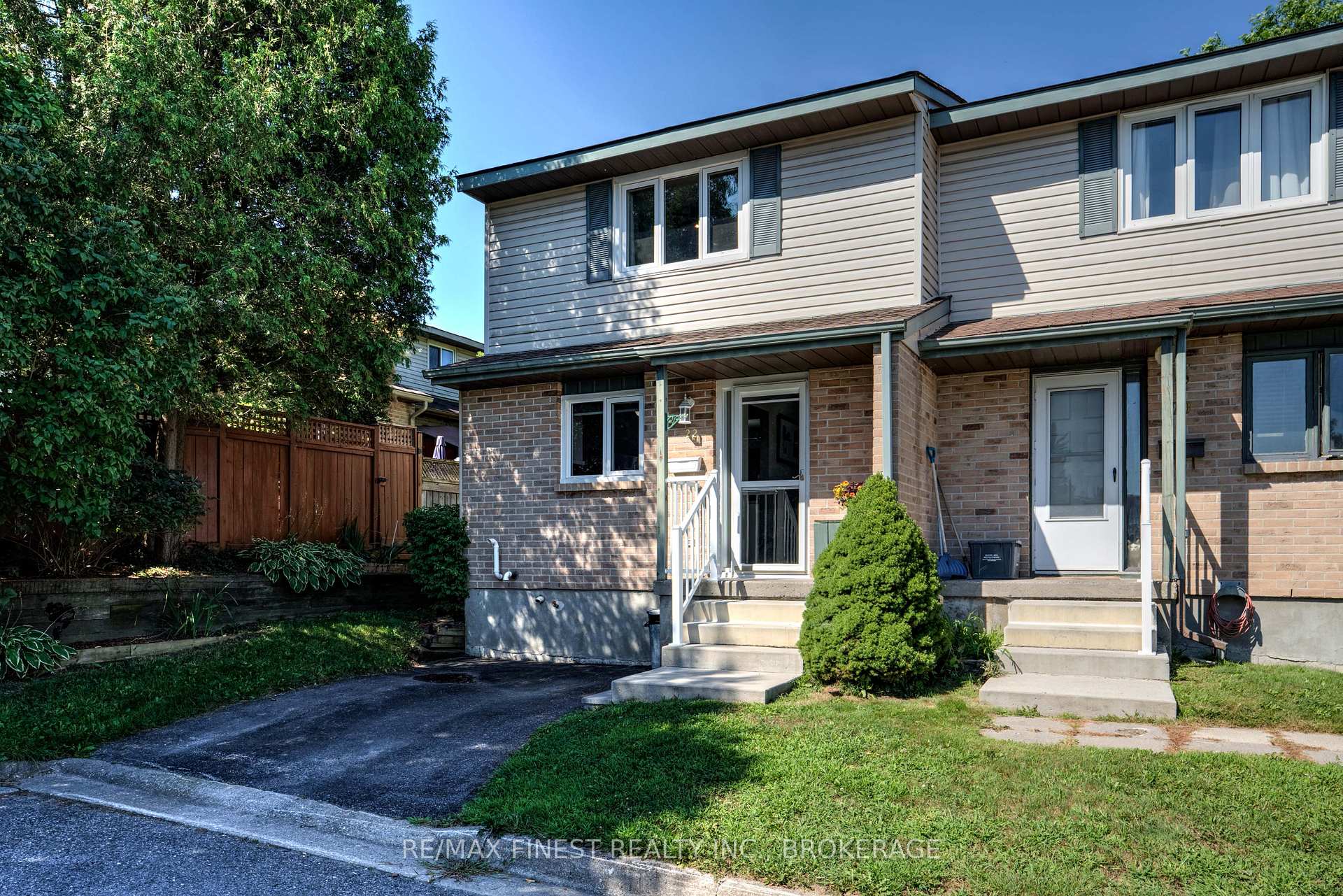 Photo 5 of 22 Coventry Crescent, Kingston, West of Sir John A. Blvd — HOMEH