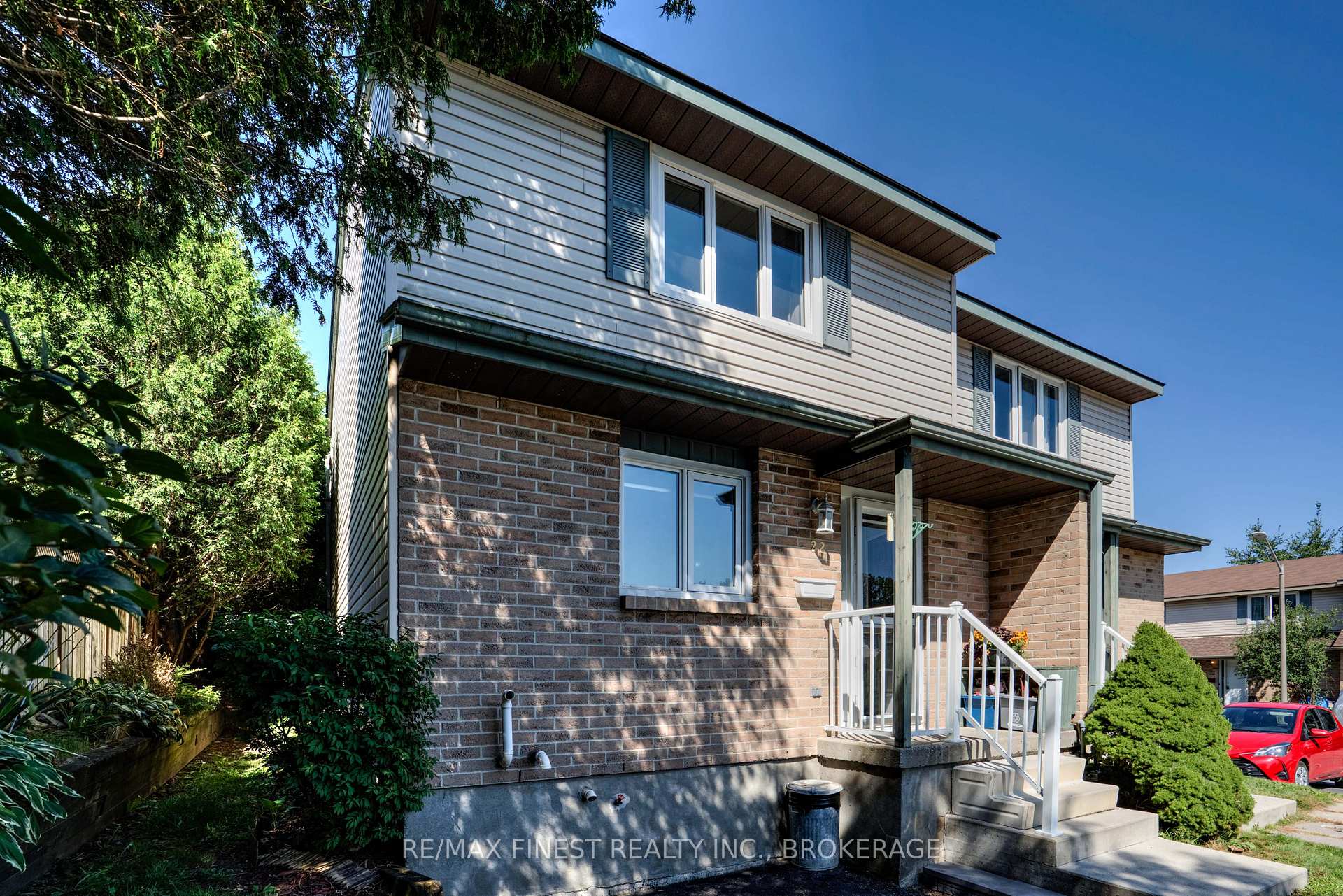 Photo 8 of 22 Coventry Crescent, Kingston, West of Sir John A. Blvd — HOMEH