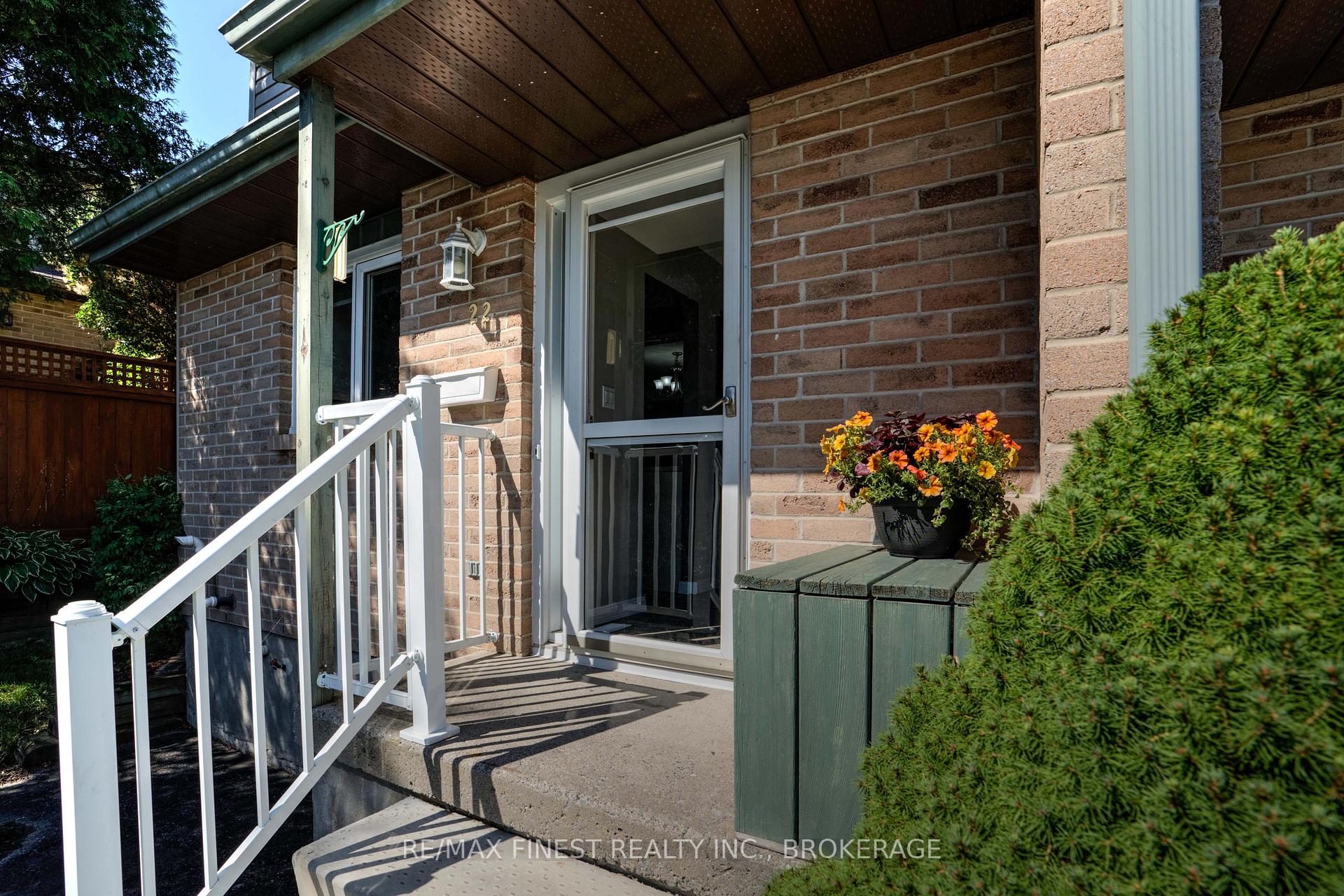 Photo 13 of 22 Coventry Crescent, Kingston, West of Sir John A. Blvd — HOMEH