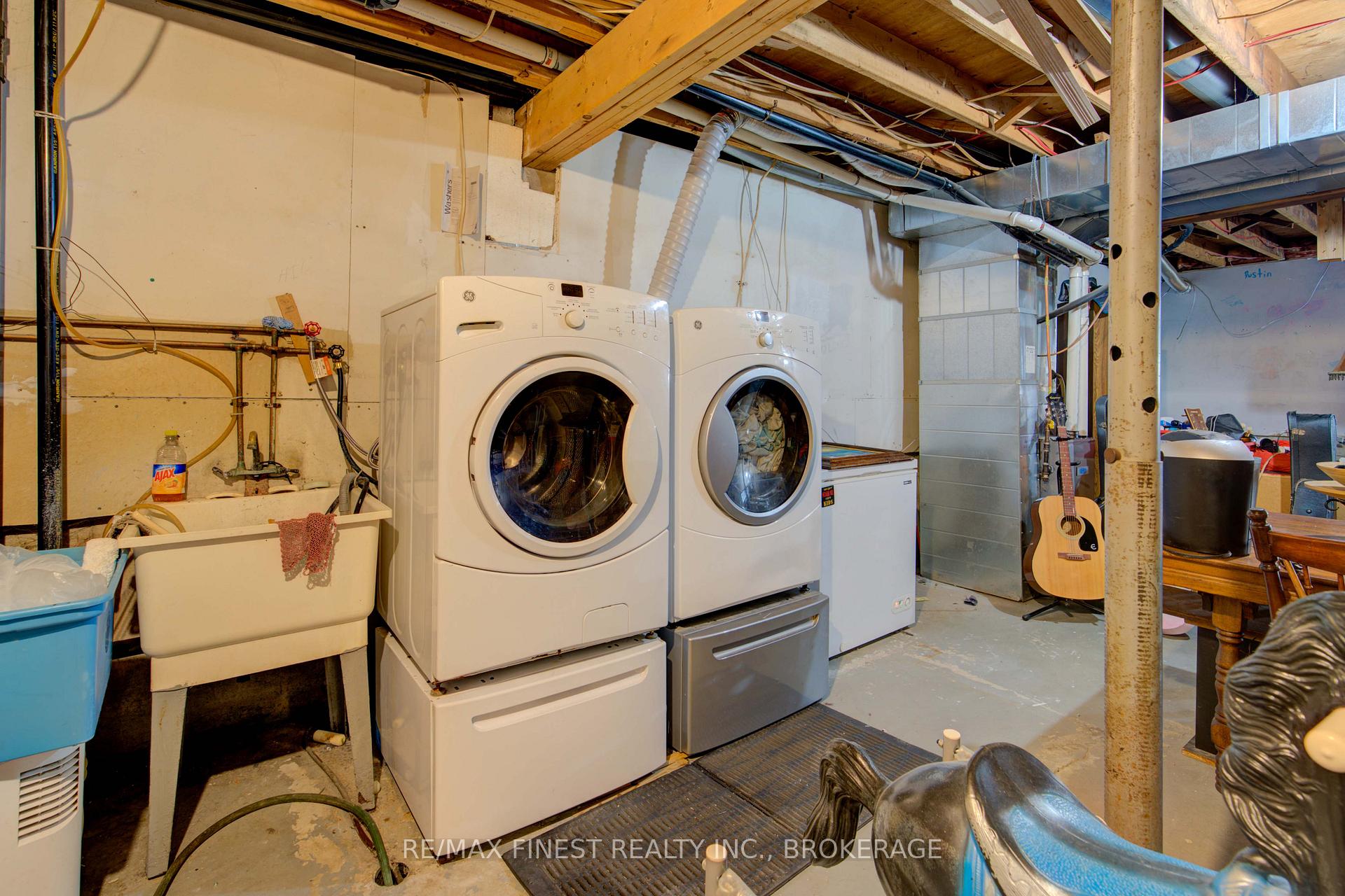 Photo 14 of 22 Coventry Crescent, Kingston, West of Sir John A. Blvd — HOMEH