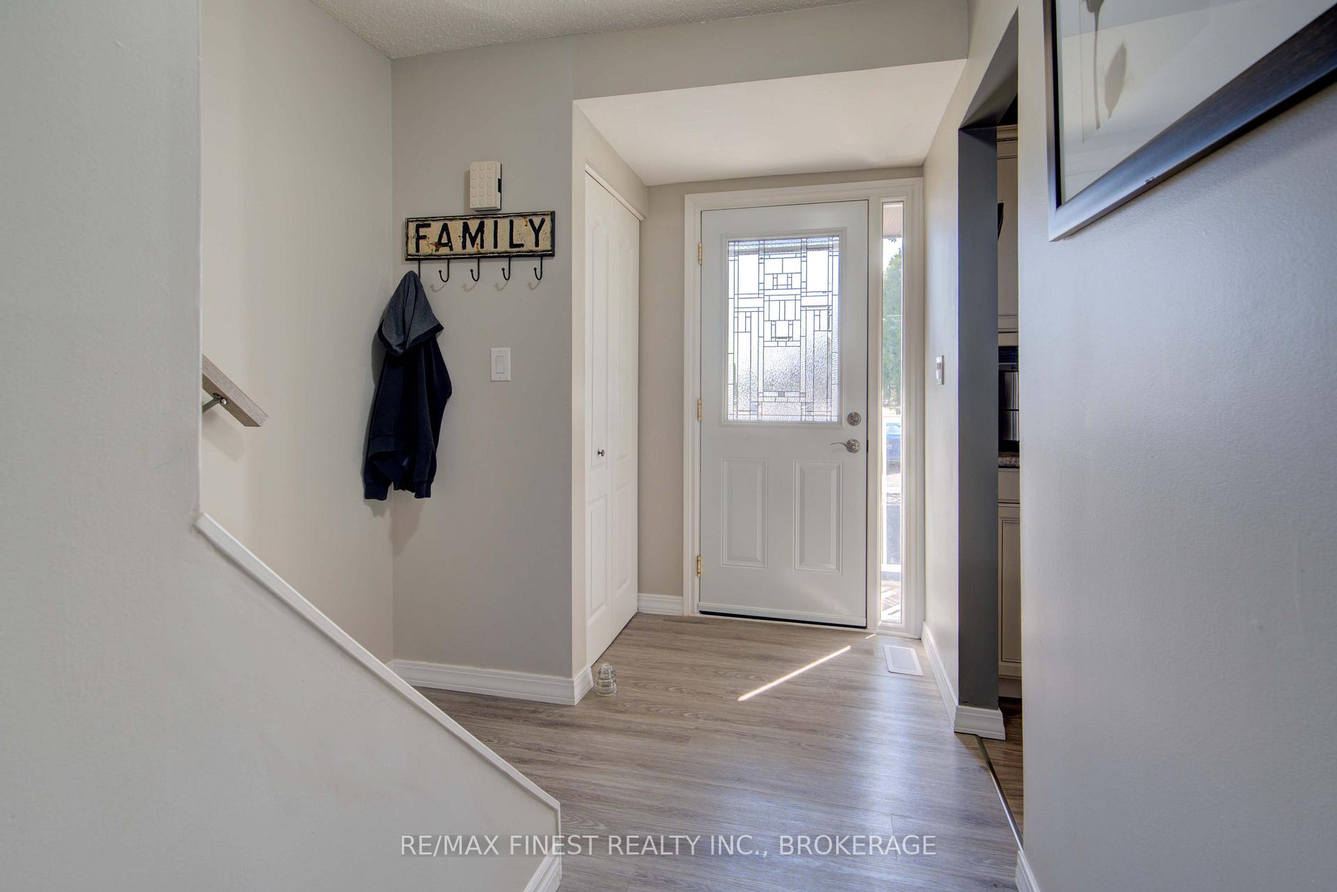 Photo 15 of 22 Coventry Crescent, Kingston, West of Sir John A. Blvd — HOMEH