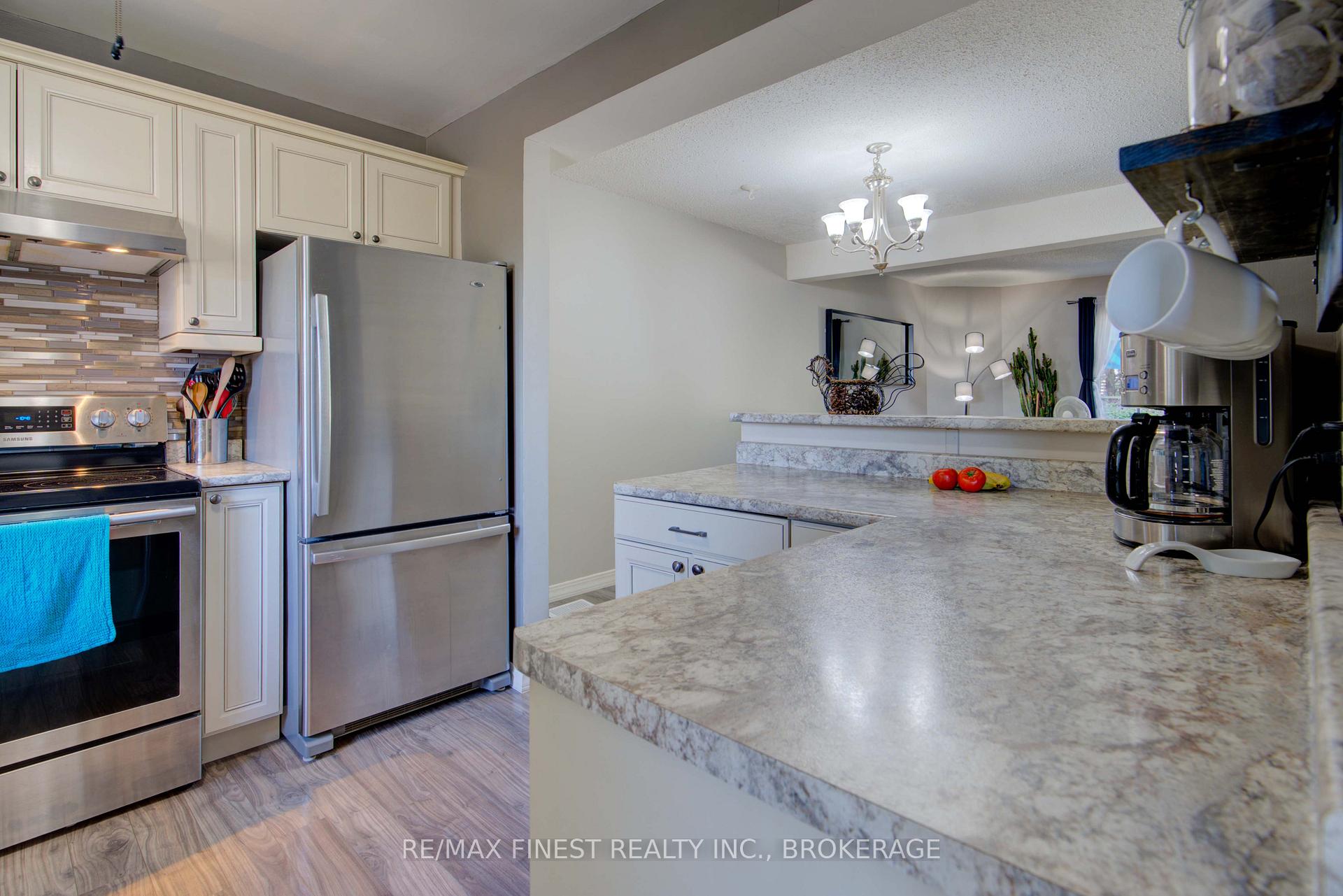 Photo 17 of 22 Coventry Crescent, Kingston, West of Sir John A. Blvd — HOMEH