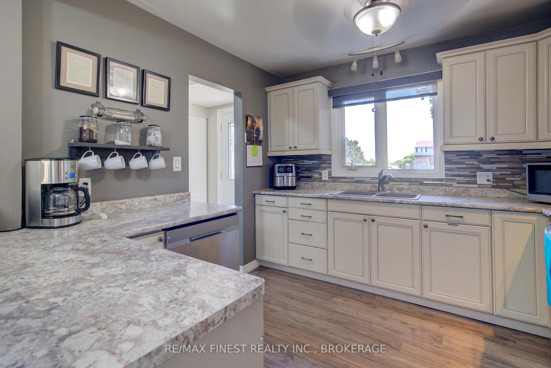 Photo 19 of 22 Coventry Crescent, Kingston, West of Sir John A. Blvd — HOMEH