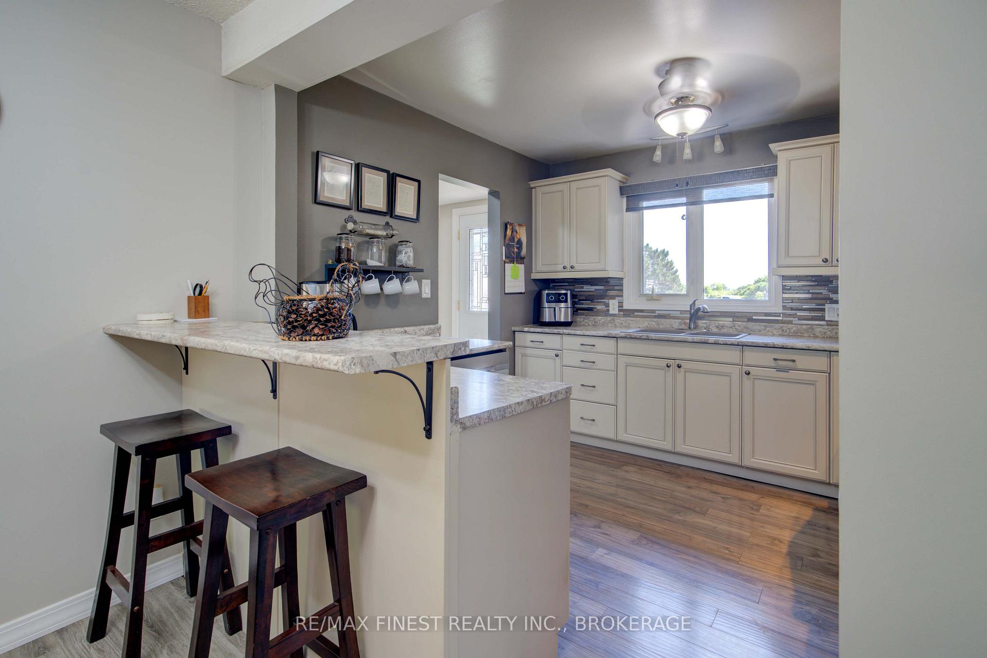 Photo 20 of 22 Coventry Crescent, Kingston, West of Sir John A. Blvd — HOMEH