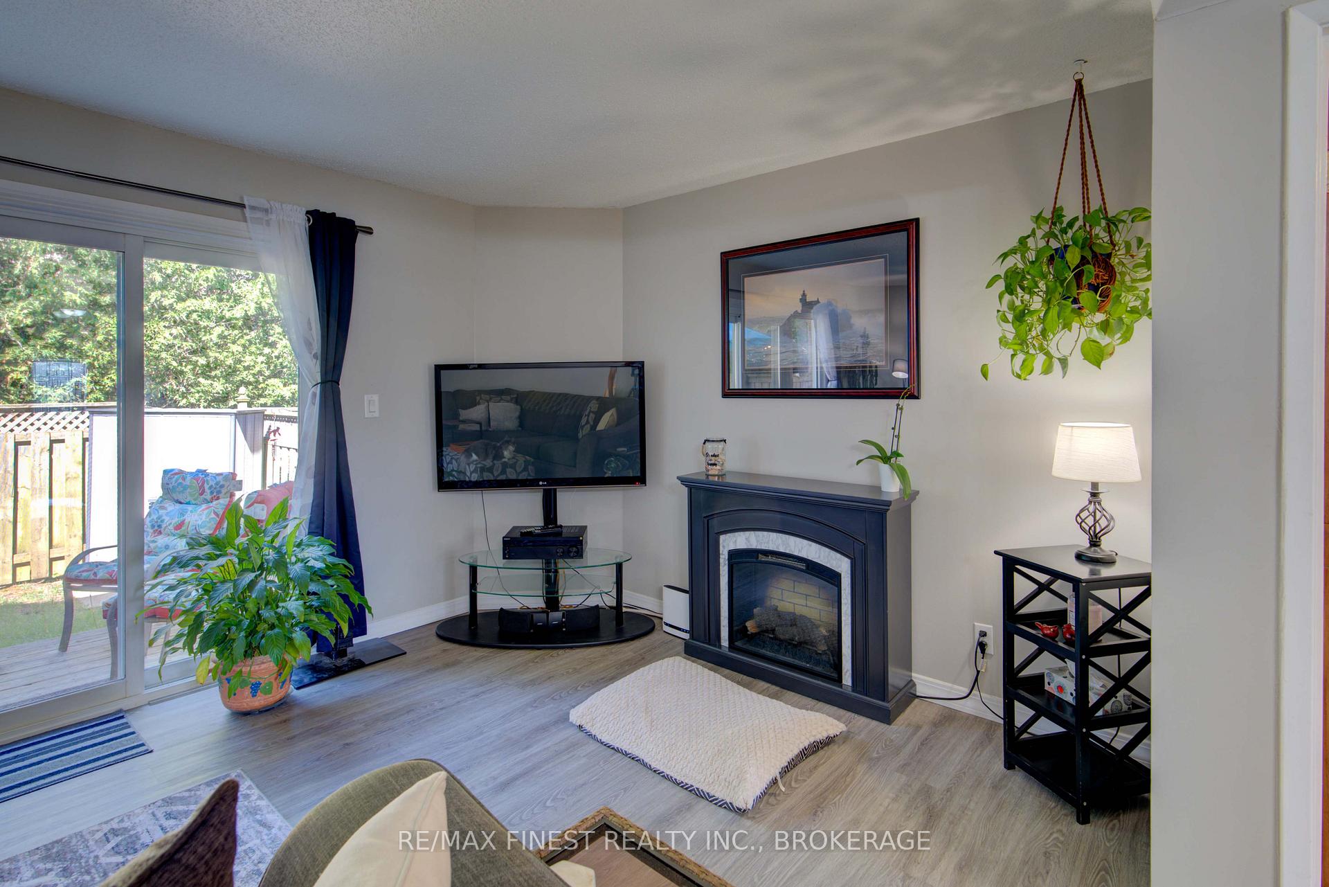 Photo 27 of 22 Coventry Crescent, Kingston, West of Sir John A. Blvd — HOMEH