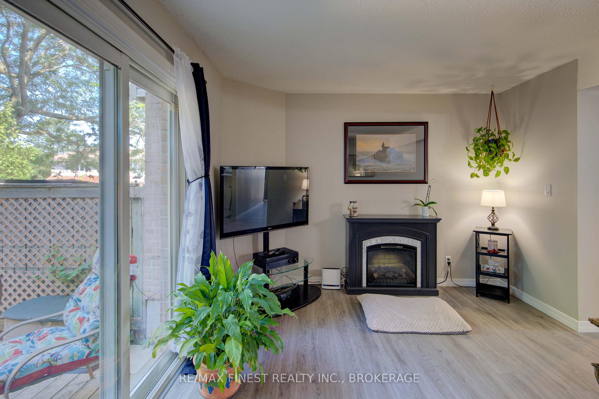 Photo 29 of 22 Coventry Crescent, Kingston, West of Sir John A. Blvd — HOMEH
