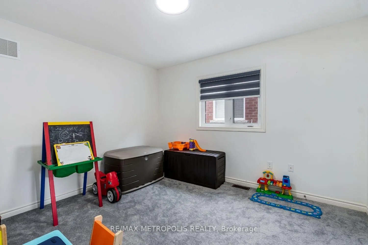 Photo 7 of 93 Elephant Hill Drive, Clarington, Bowmanville — HOMEH