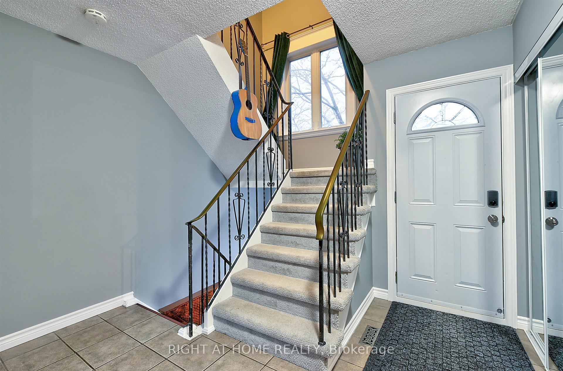 Photo 3 of Unit 45, 7 Medley Lane, Ajax, South West — HOMEH