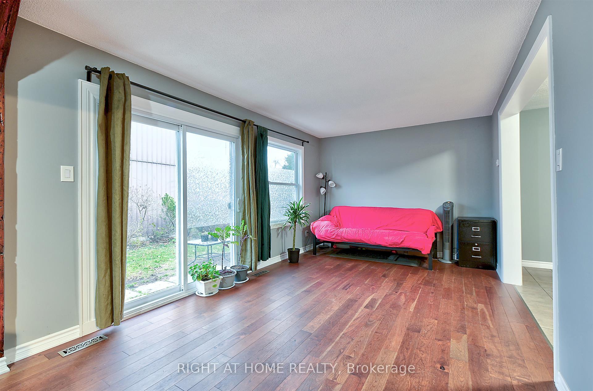 Photo 5 of Unit 45, 7 Medley Lane, Ajax, South West — HOMEH