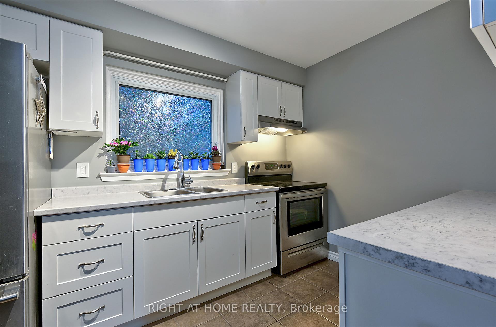 Photo 8 of Unit 45, 7 Medley Lane, Ajax, South West — HOMEH