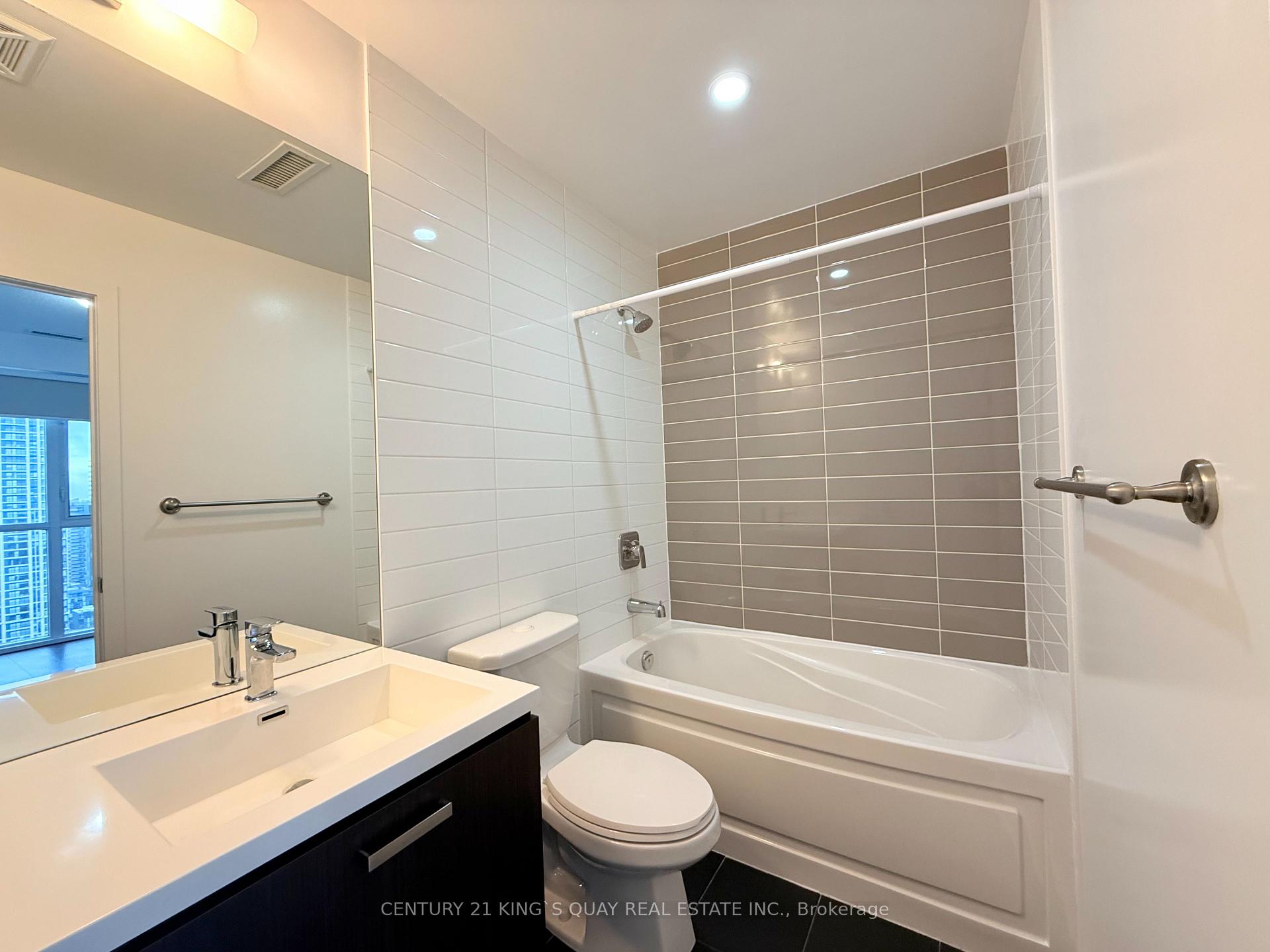 Photo 10 of Unit 2705, 125 Redpath Avenue, Toronto, Mount Pleasant West — HOMEH