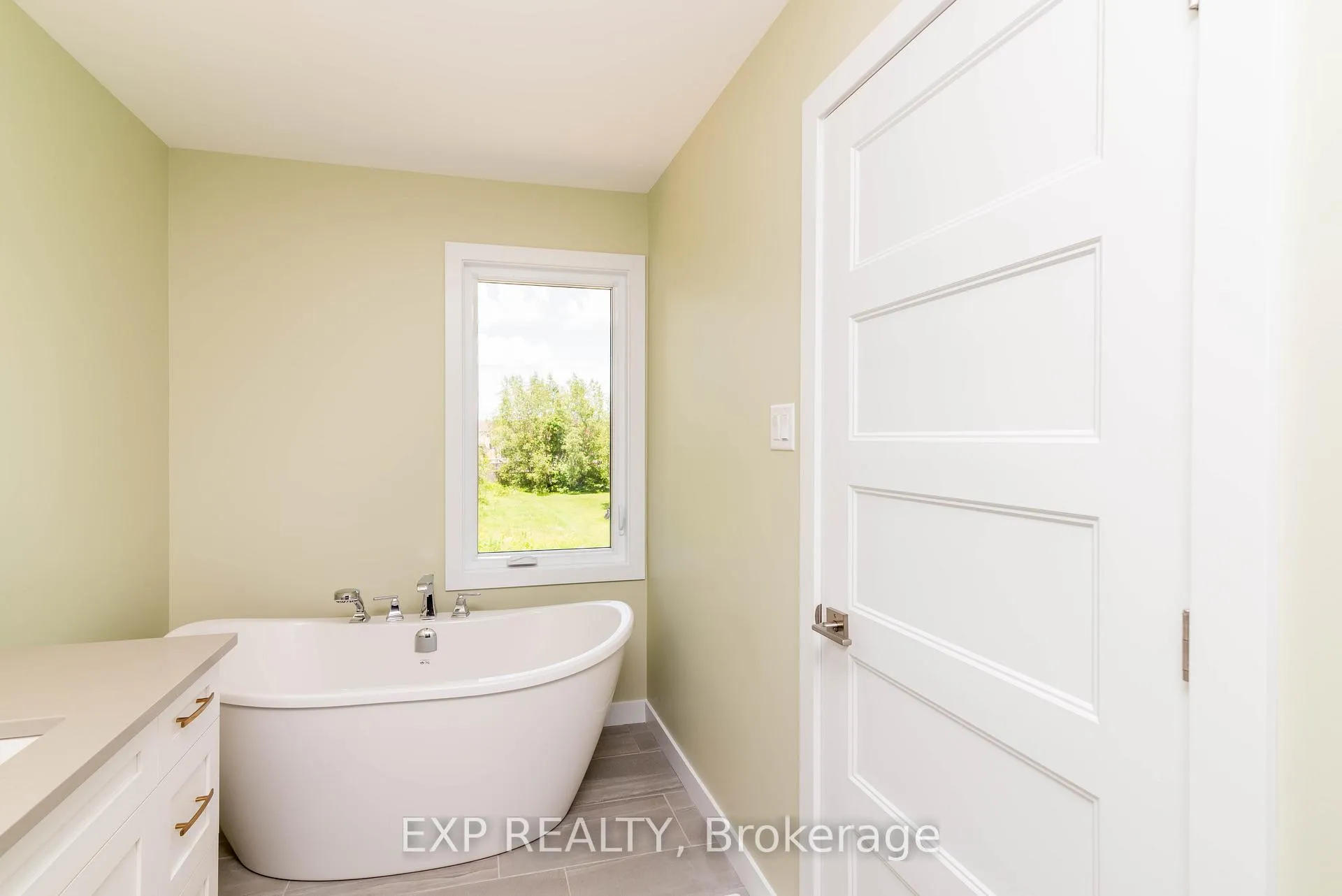 Photo 9 of 140 Elizabeth Crescent, North Dundas, Chesterville — HOMEH