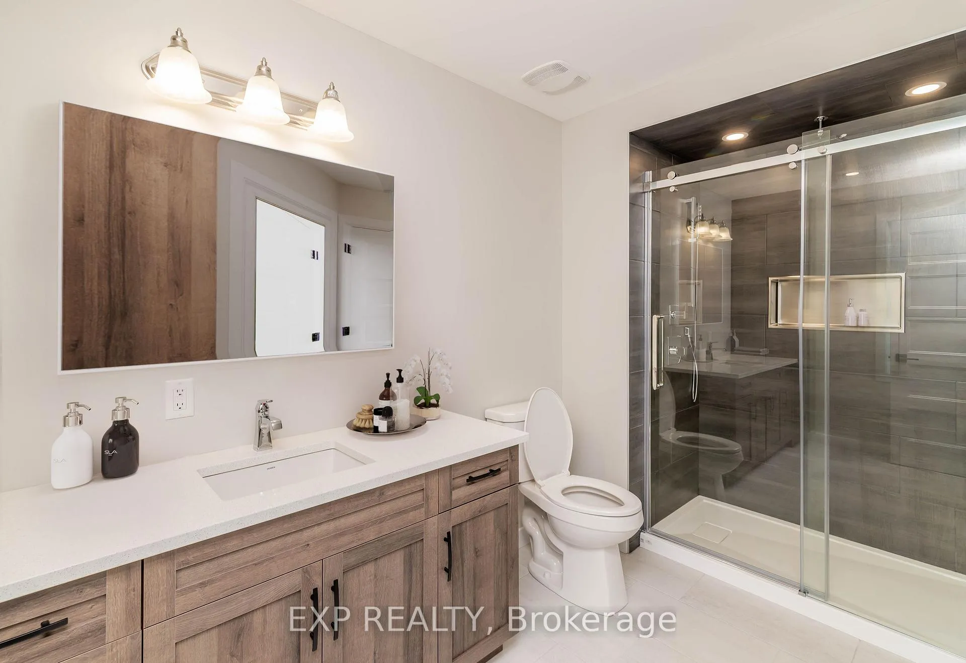 Photo 15 of 140 Elizabeth Crescent, North Dundas, Chesterville — HOMEH