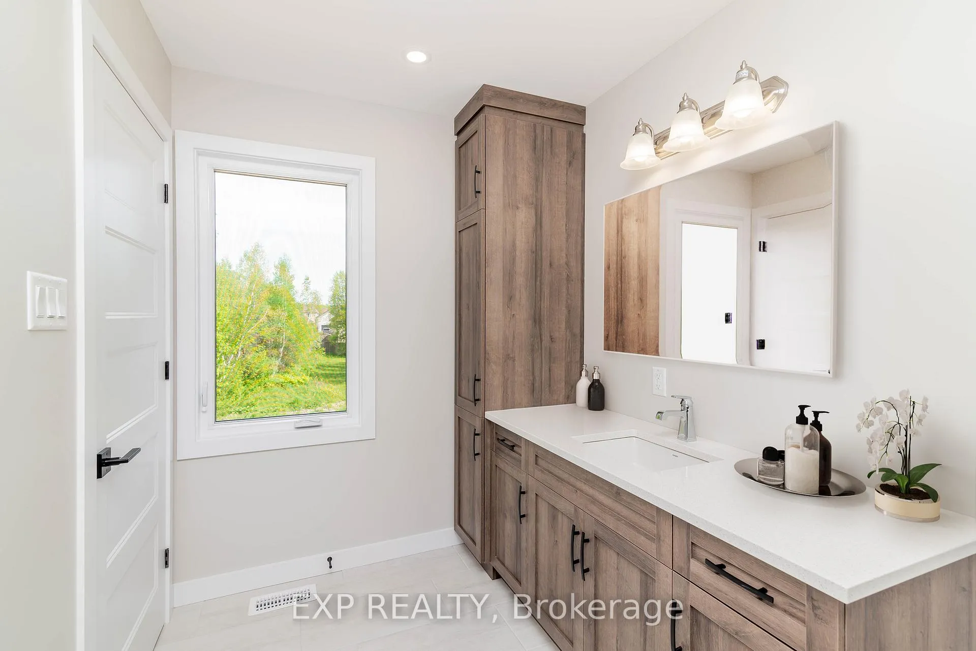 Photo 16 of 140 Elizabeth Crescent, North Dundas, Chesterville — HOMEH