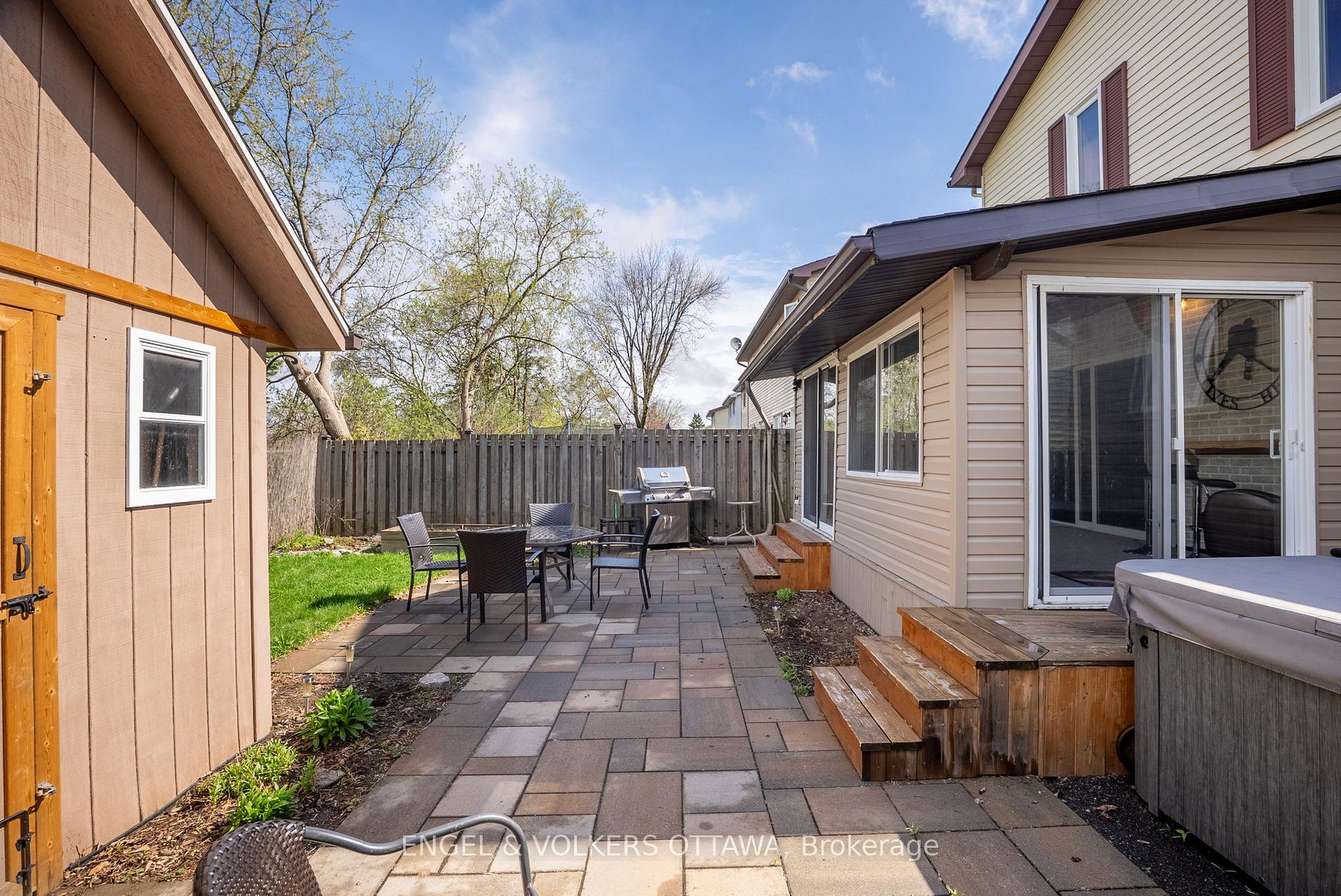 Photo 35 of 17 Glacier Street, Ottawa, Barrhaven - On the Green — HOMEH