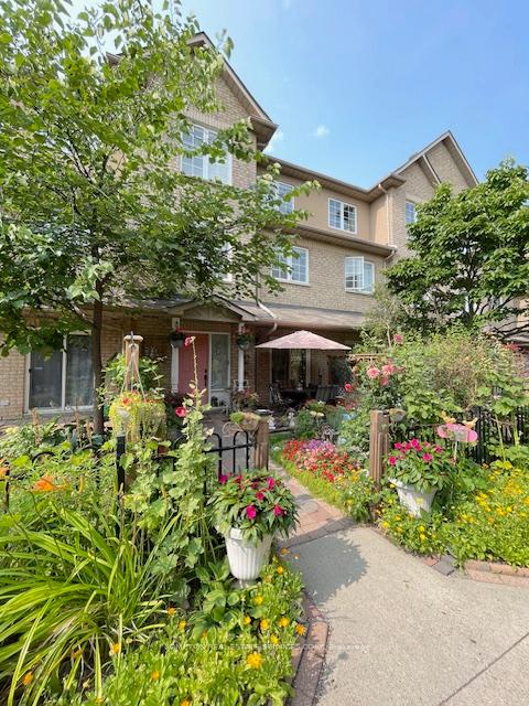 Front of Unit 19, 5 St Moritz Way