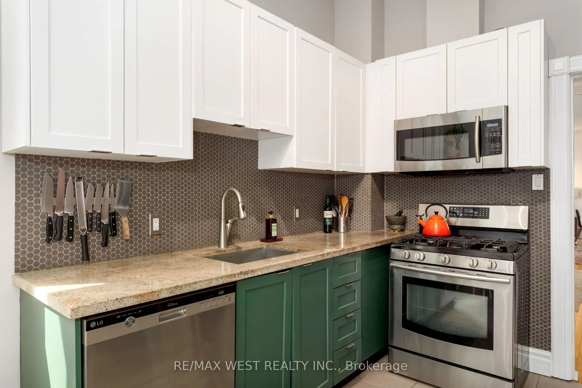 Photo 37 of 87 Springhurst Avenue, Toronto, South Parkdale — HOMEH