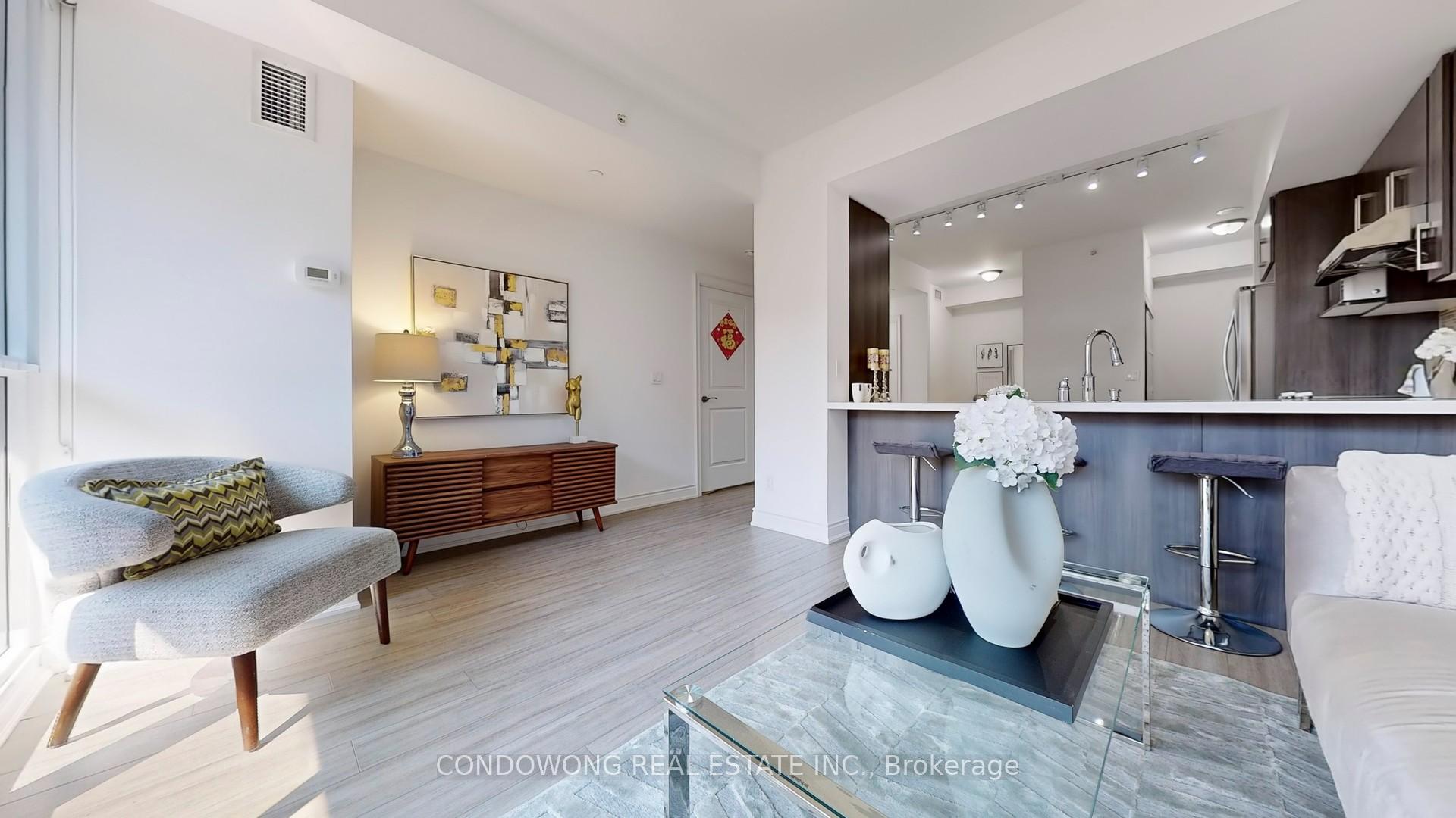 Photo 5 of Unit 802, 38 Cedarland Drive, Markham, Unionville — HOMEH