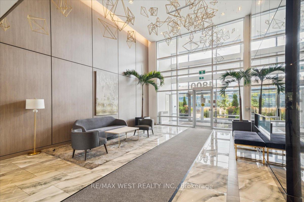 Photo 2 of Unit 614, 4800 Highway 7, Vaughan, East Woodbridge — HOMEH