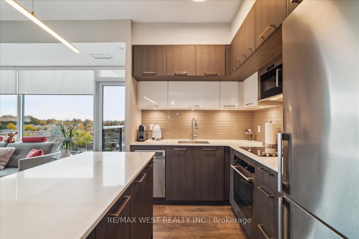 Photo 6 of Unit 614, 4800 Highway 7, Vaughan, East Woodbridge — HOMEH