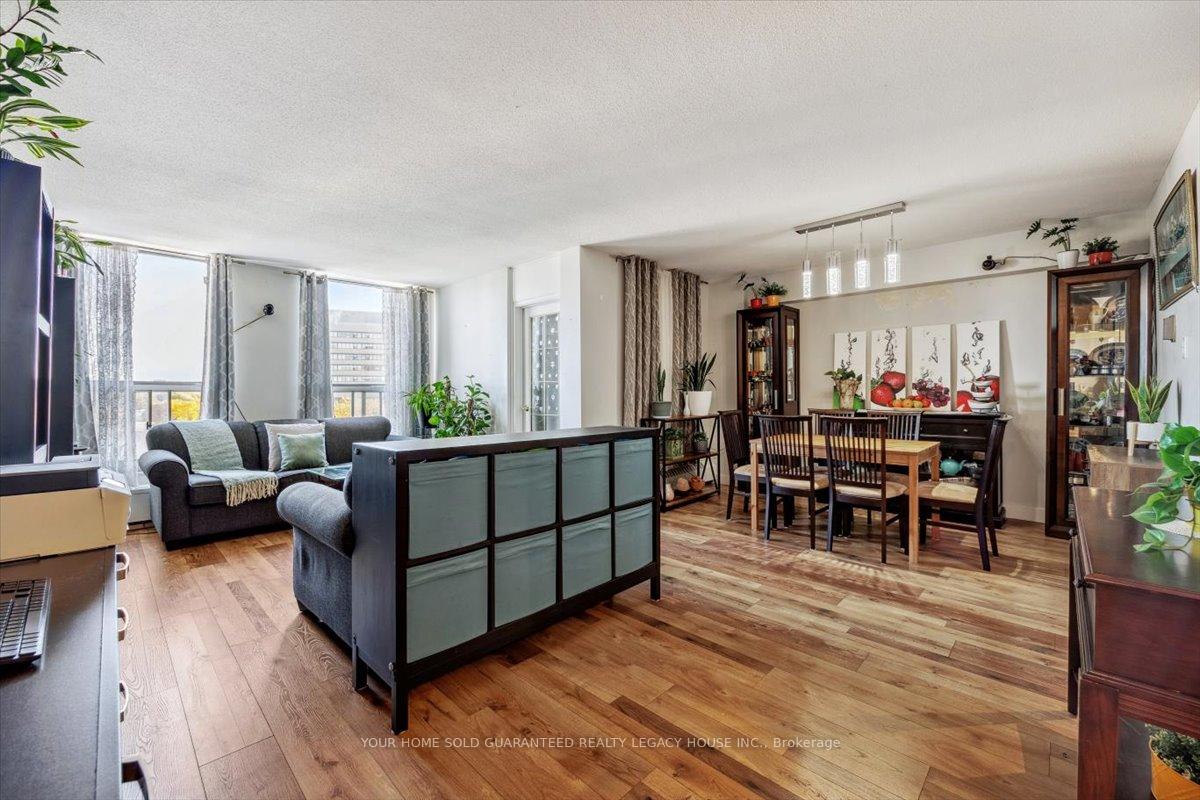 Photo 2 of Unit 607, 130 Neptune Drive, Toronto, Englemount-Lawrence — HOMEH
