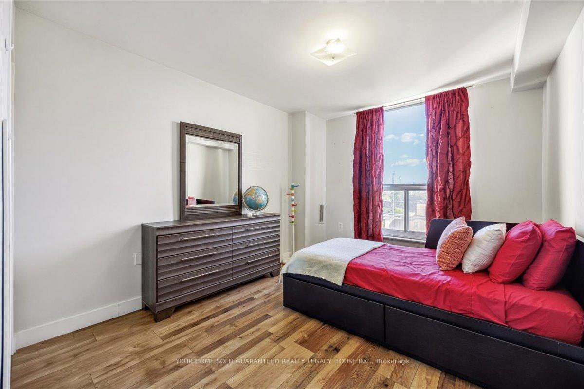 Photo 13 of Unit 607, 130 Neptune Drive, Toronto, Englemount-Lawrence — HOMEH