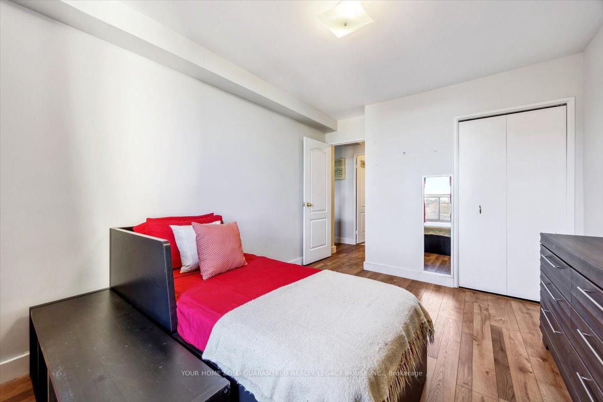 Photo 6 of Unit 607, 130 Neptune Drive, Toronto, Englemount-Lawrence — HOMEH