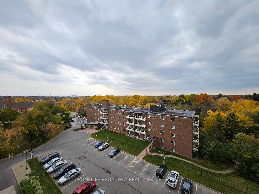Photo 13 of Unit 602, 68 Main Street N, Markham, Old Markham Village — HOMEH