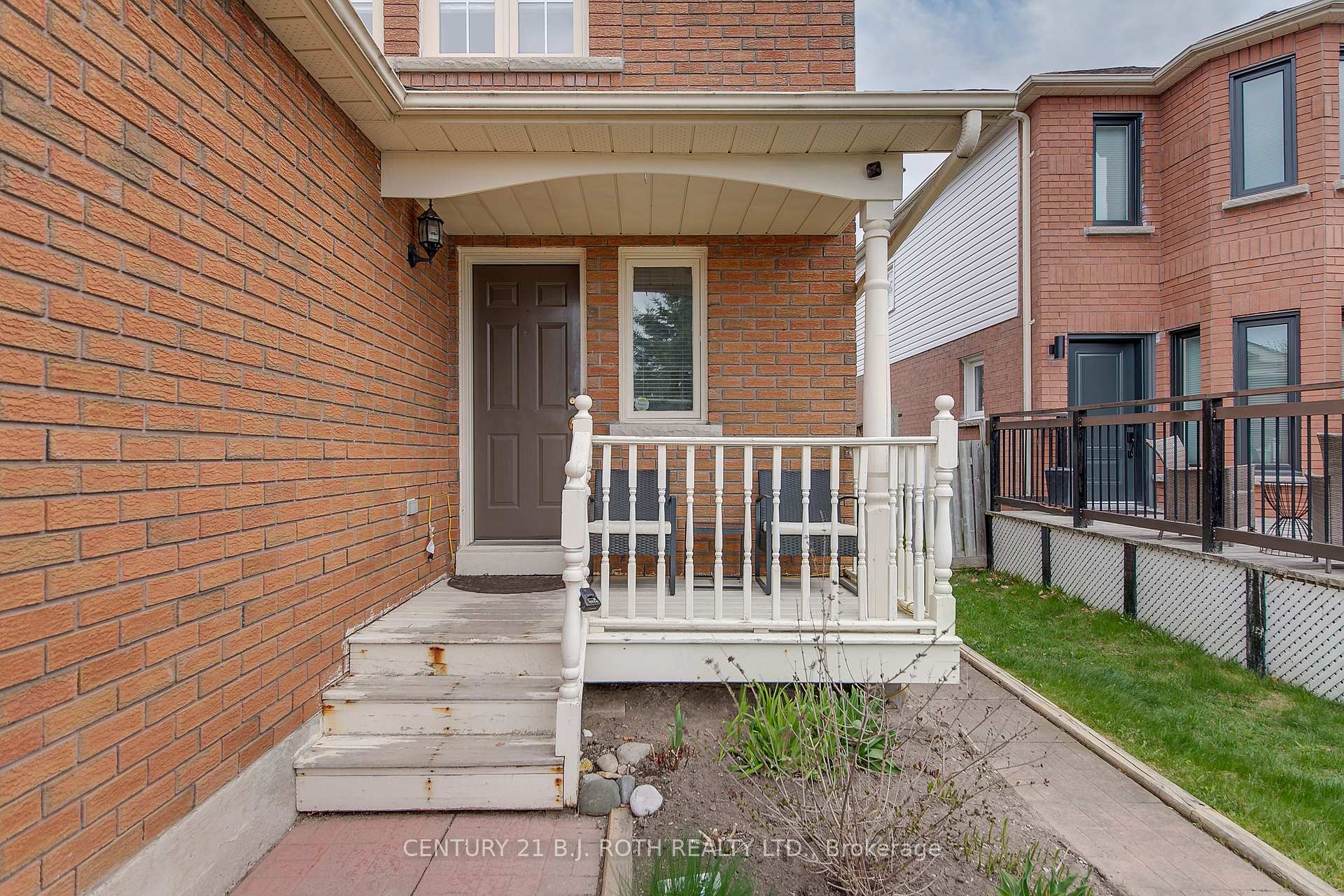 Photo 3 of 107 Laidlaw Drive, Barrie, 400 West — HOMEH