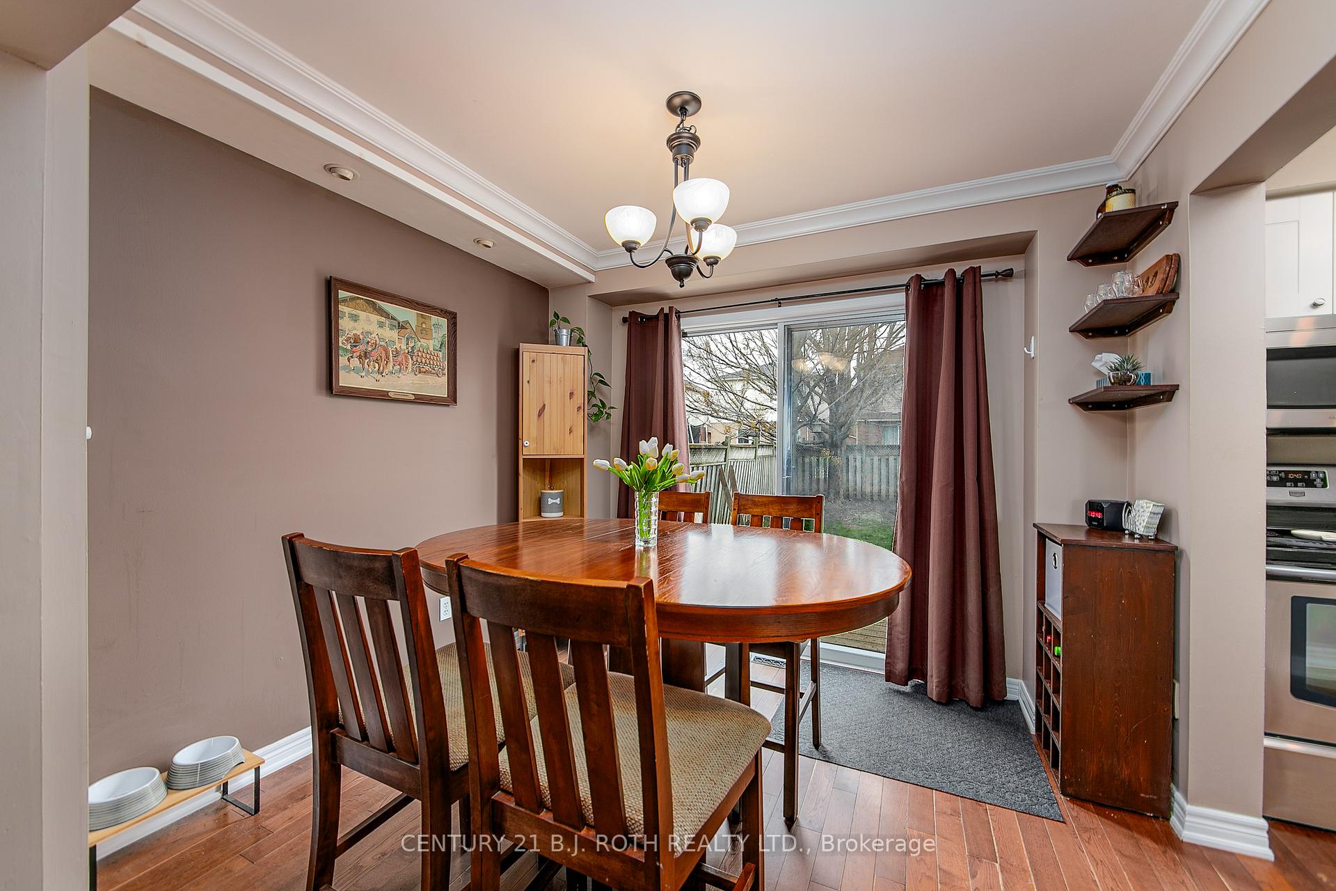 Photo 8 of 107 Laidlaw Drive, Barrie, 400 West — HOMEH