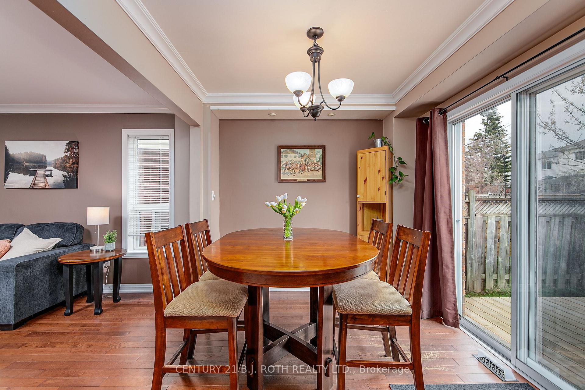 Photo 12 of 107 Laidlaw Drive, Barrie, 400 West — HOMEH